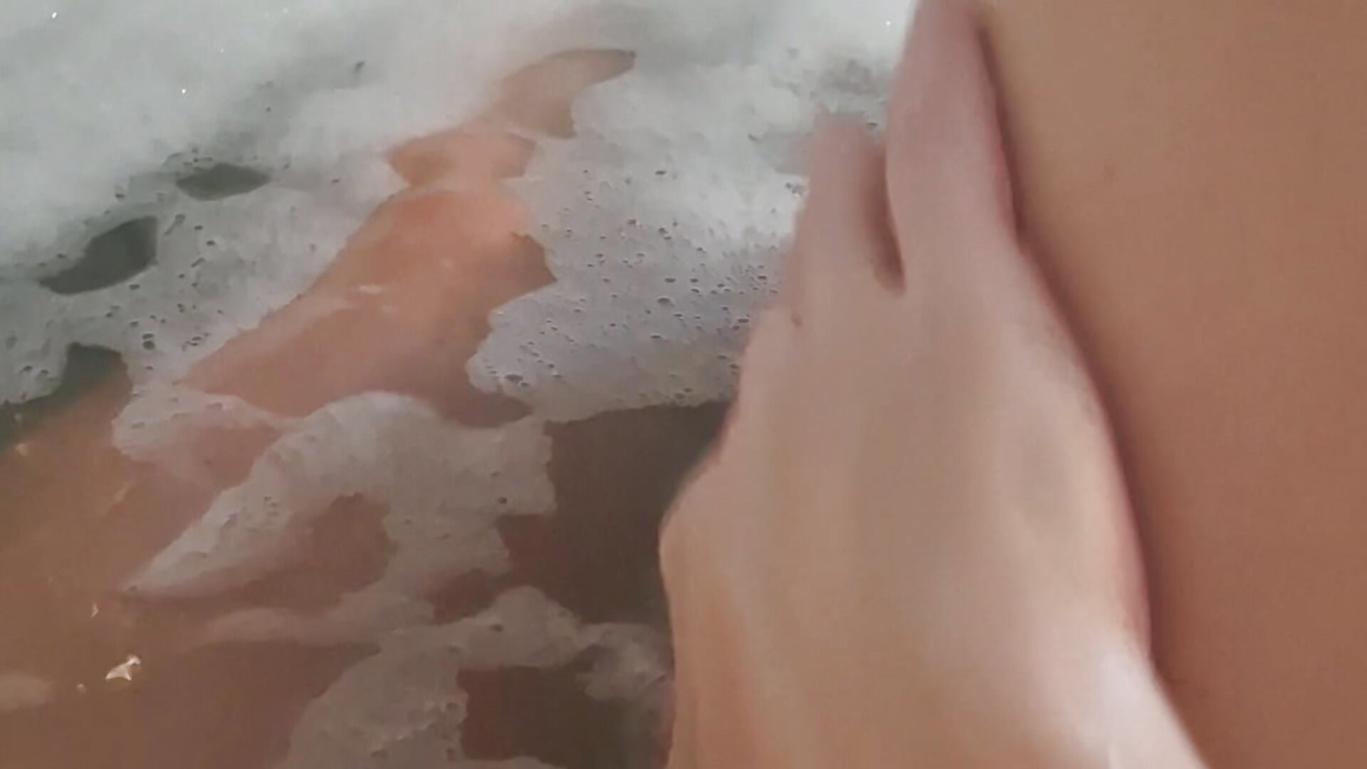 Shortclip in der Badewanne- relax