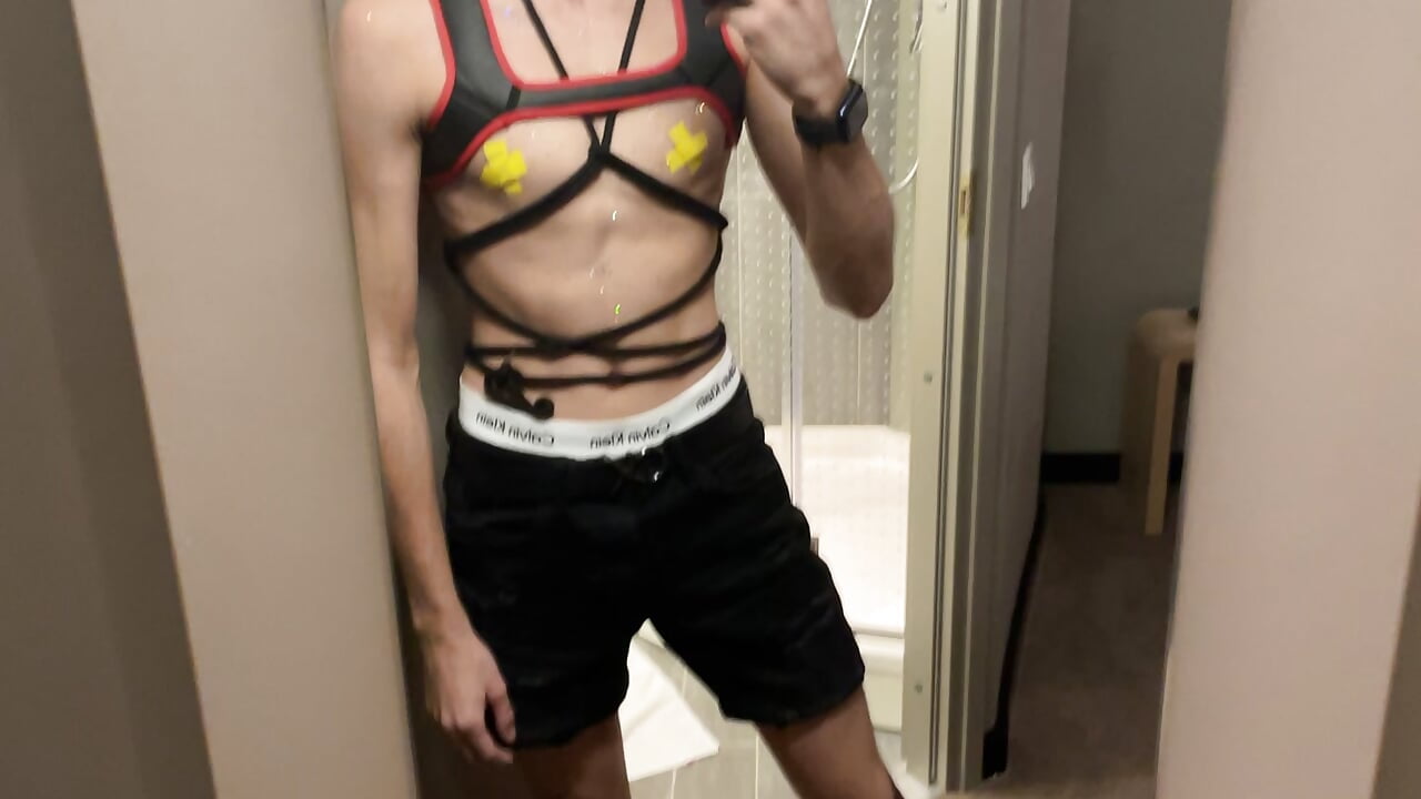 profile-intro-video-1655811108 - video by HolyFreak cam model