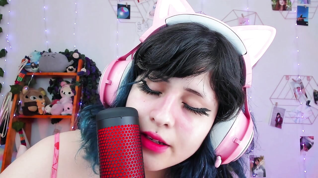 2022-05-05 21-11-00 - video by Renooh cam model