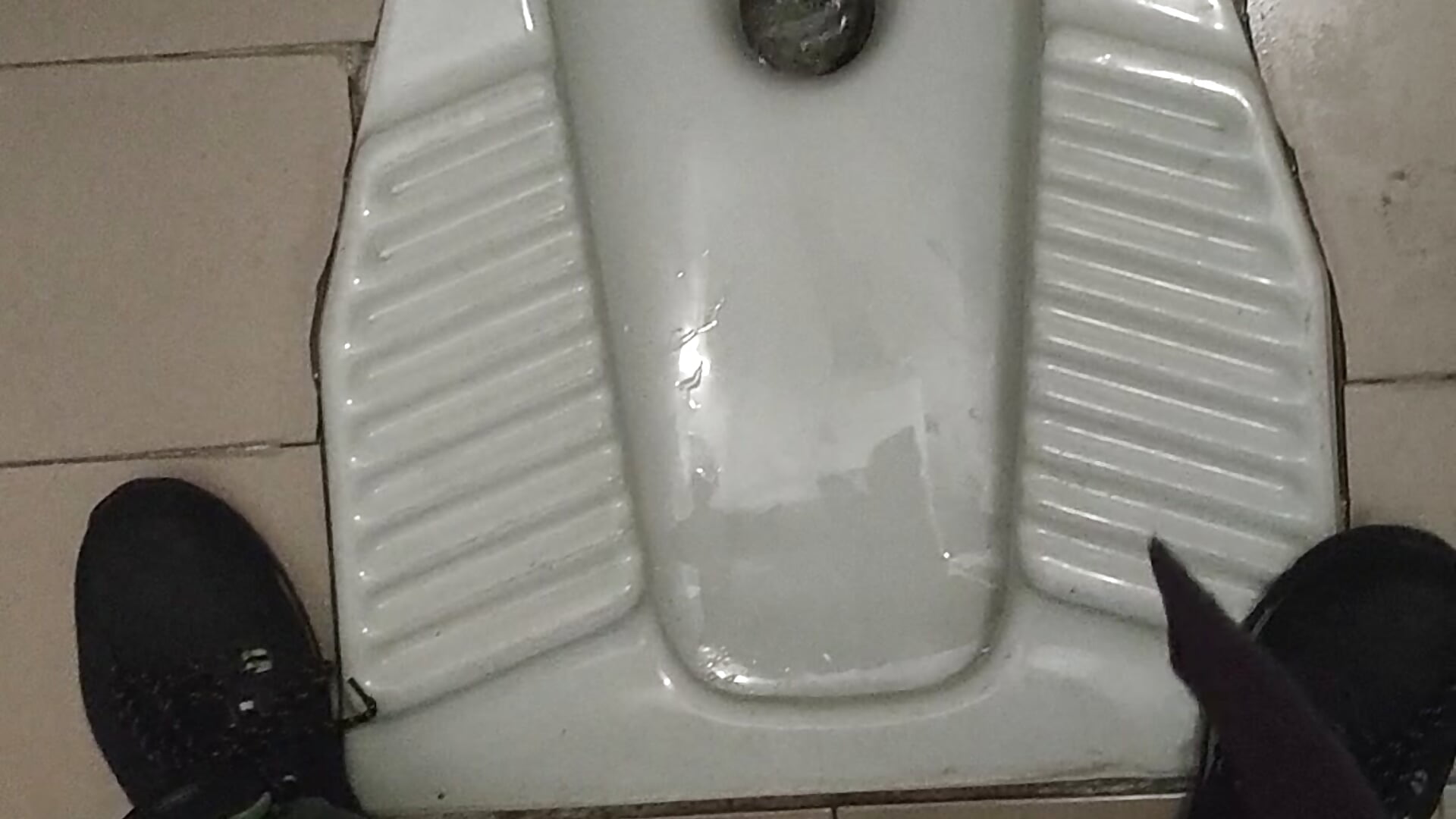 Pisciata - video van baut198 cam-model