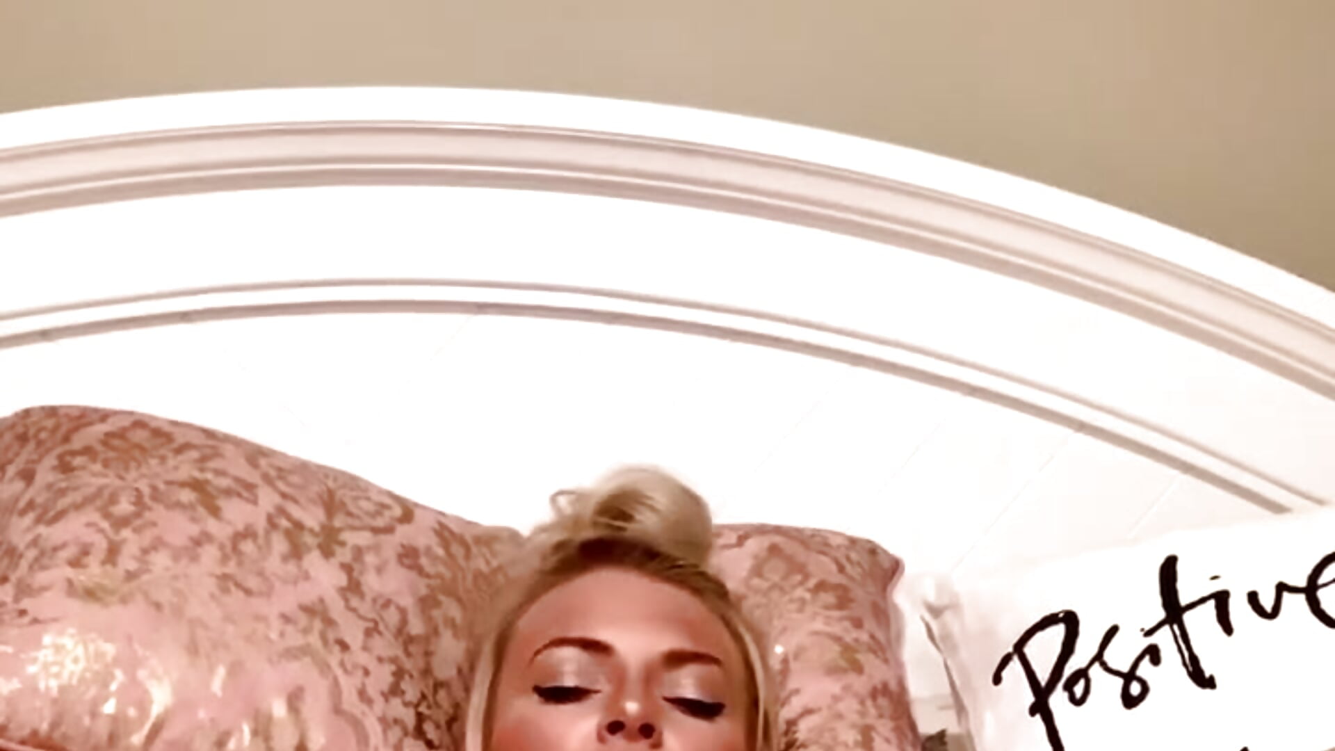 Another sexy throwback! Cum watch me with my vibrator 🍆😈 - vídeo de la modelo de cam ParisGrayxxx