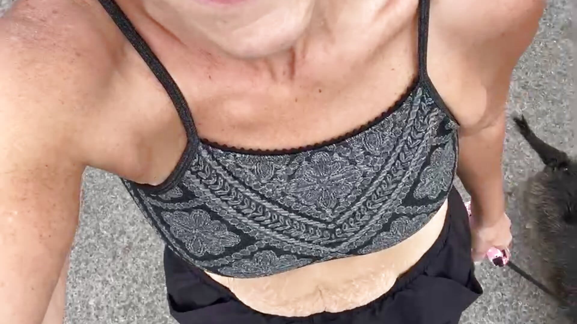 Walking my puppy dog ♥️ – video af Mrs_NaughtyMILF