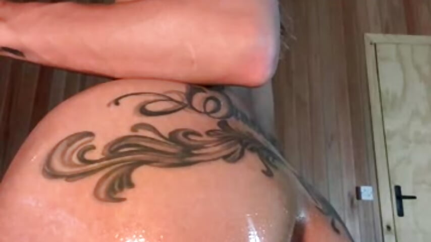 OIL IN ASS 😈 - AliceStone19 adlı kamera modelinin videosu