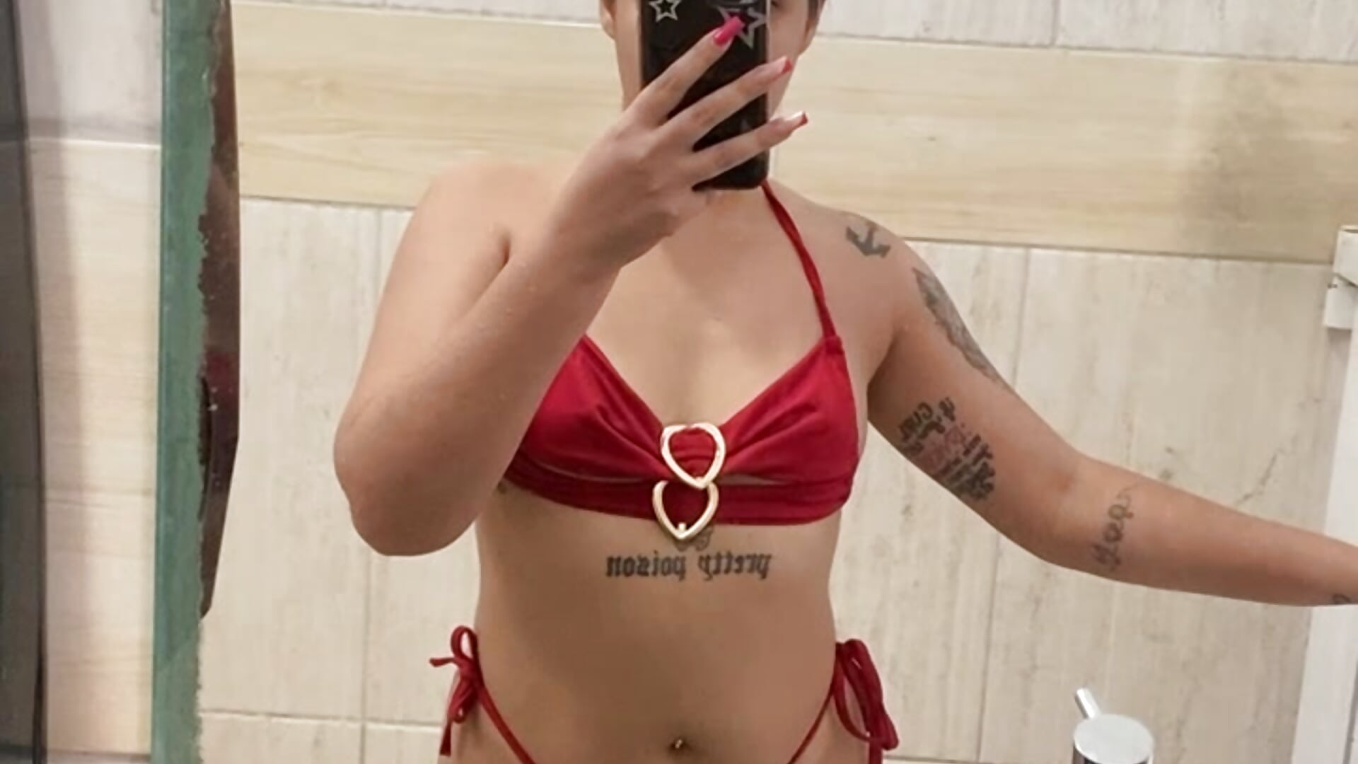 fb4e70f5ded942b699d03daa004b1f6b - Vídeo de Isislactante, modelo de vídeos