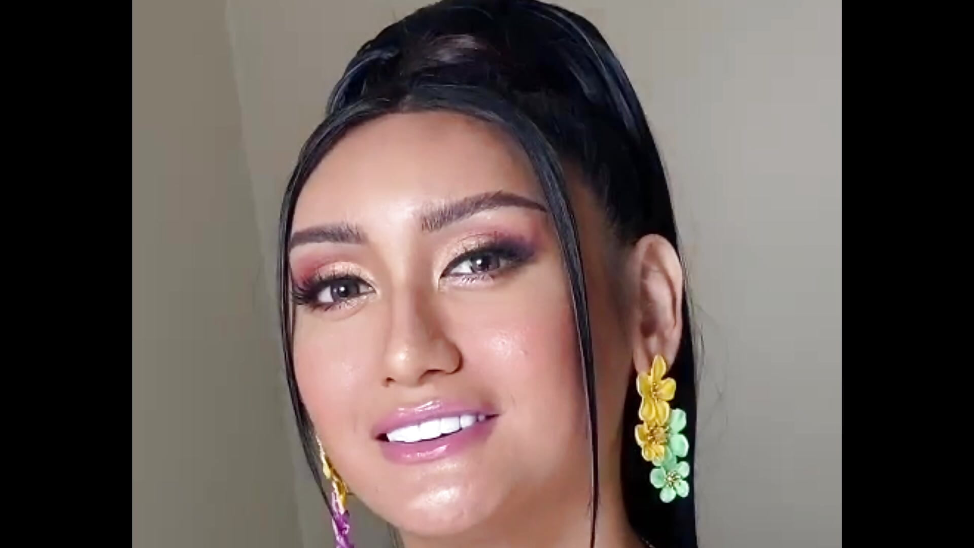 D3DCECA1-5FBC-4FE7-BF91-763D0B229300 - Video von tsKatrinaLove Cam-Model