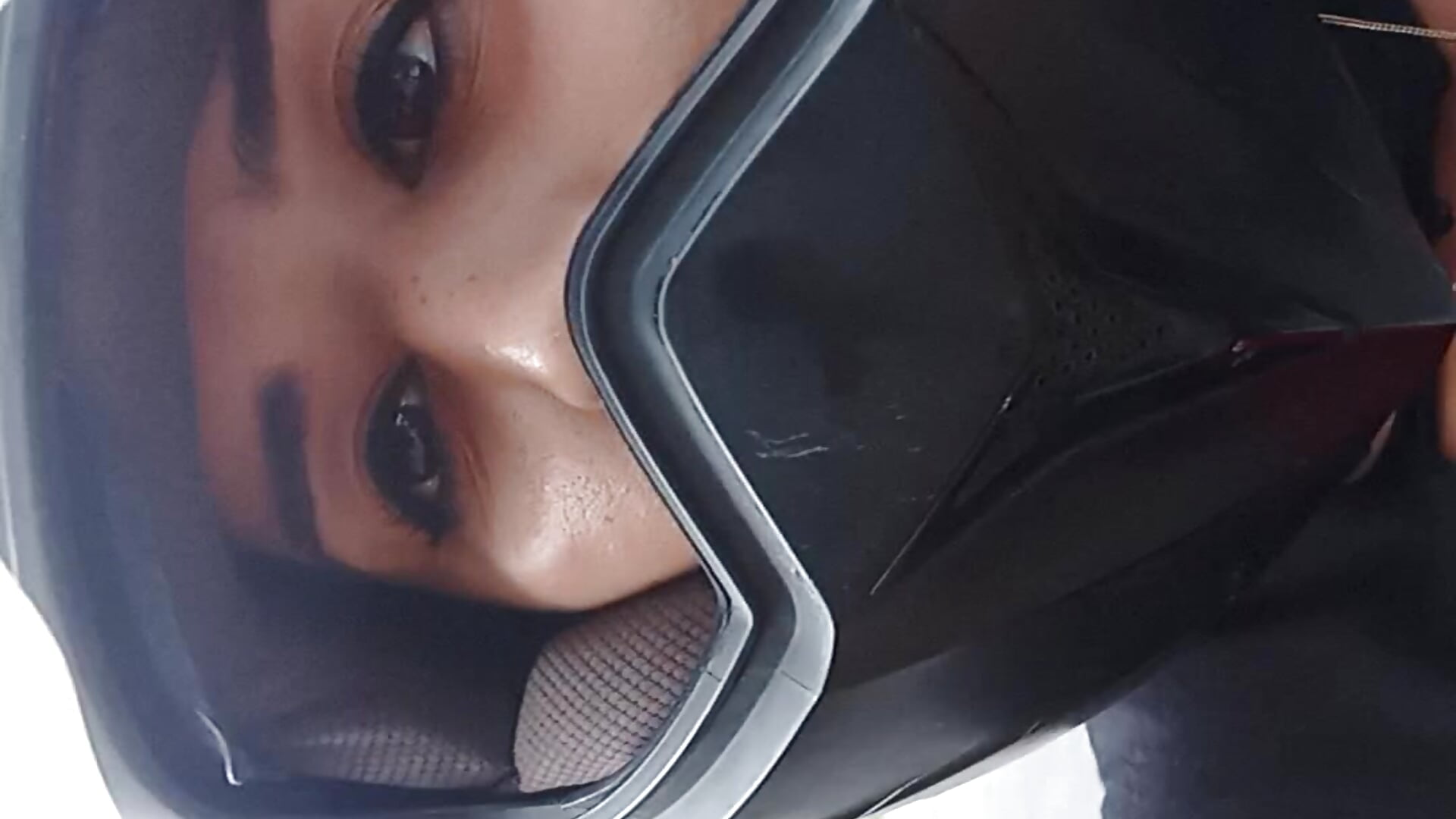 I play my breasts in public !! - sophiaamethystt主播的视频