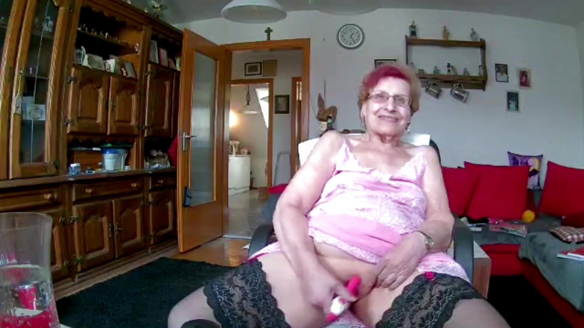 Neujahrs Explosion ein gewaltiger Fotzenwichs mit verschiedenen Vibratoren. 81 Jahre alte Heisseoma– HeisseomaOriginal kameramodell videója