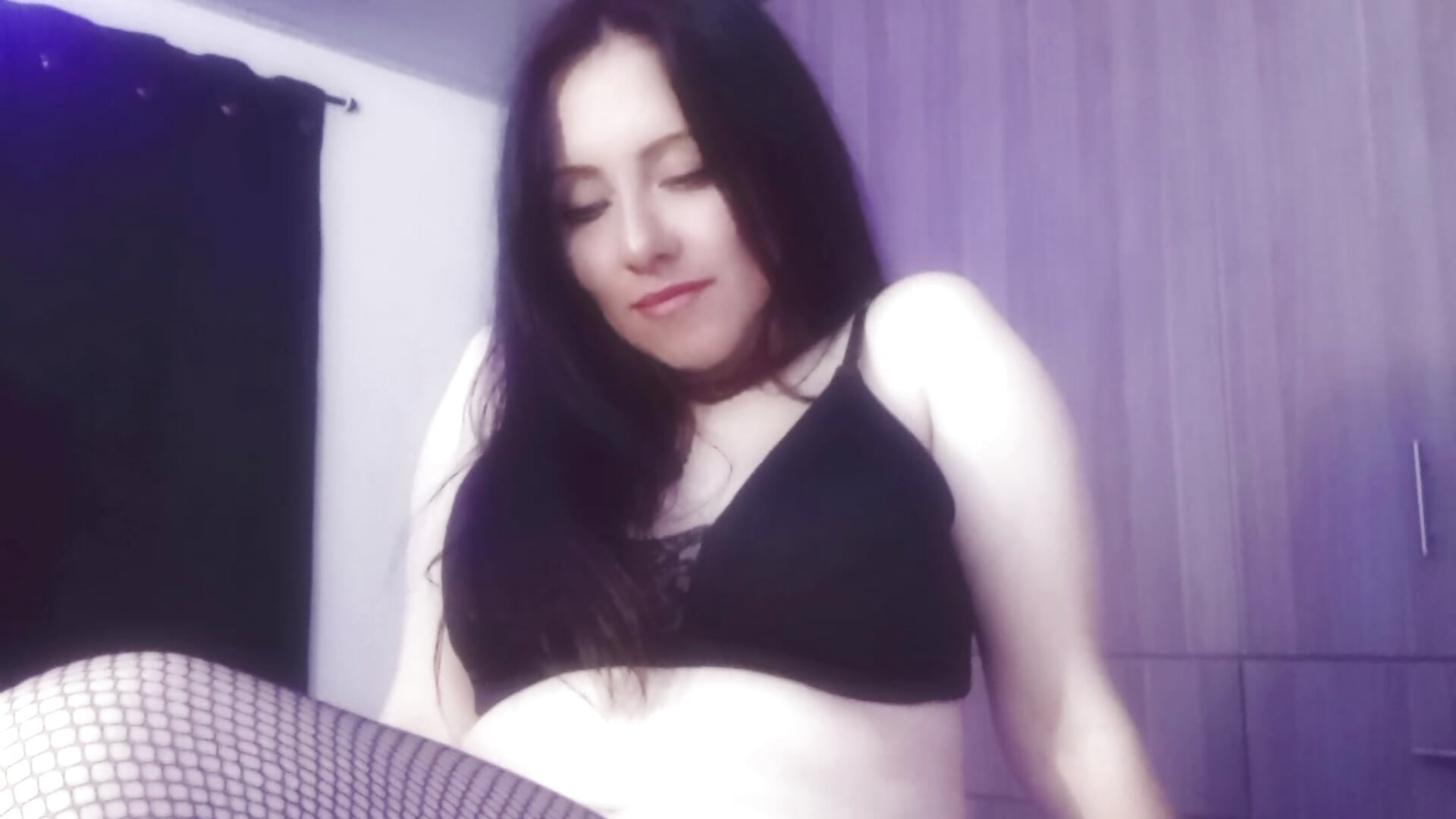 lv_0_20241228183539 - vídeo de la modelo de cam Kimi_Moon