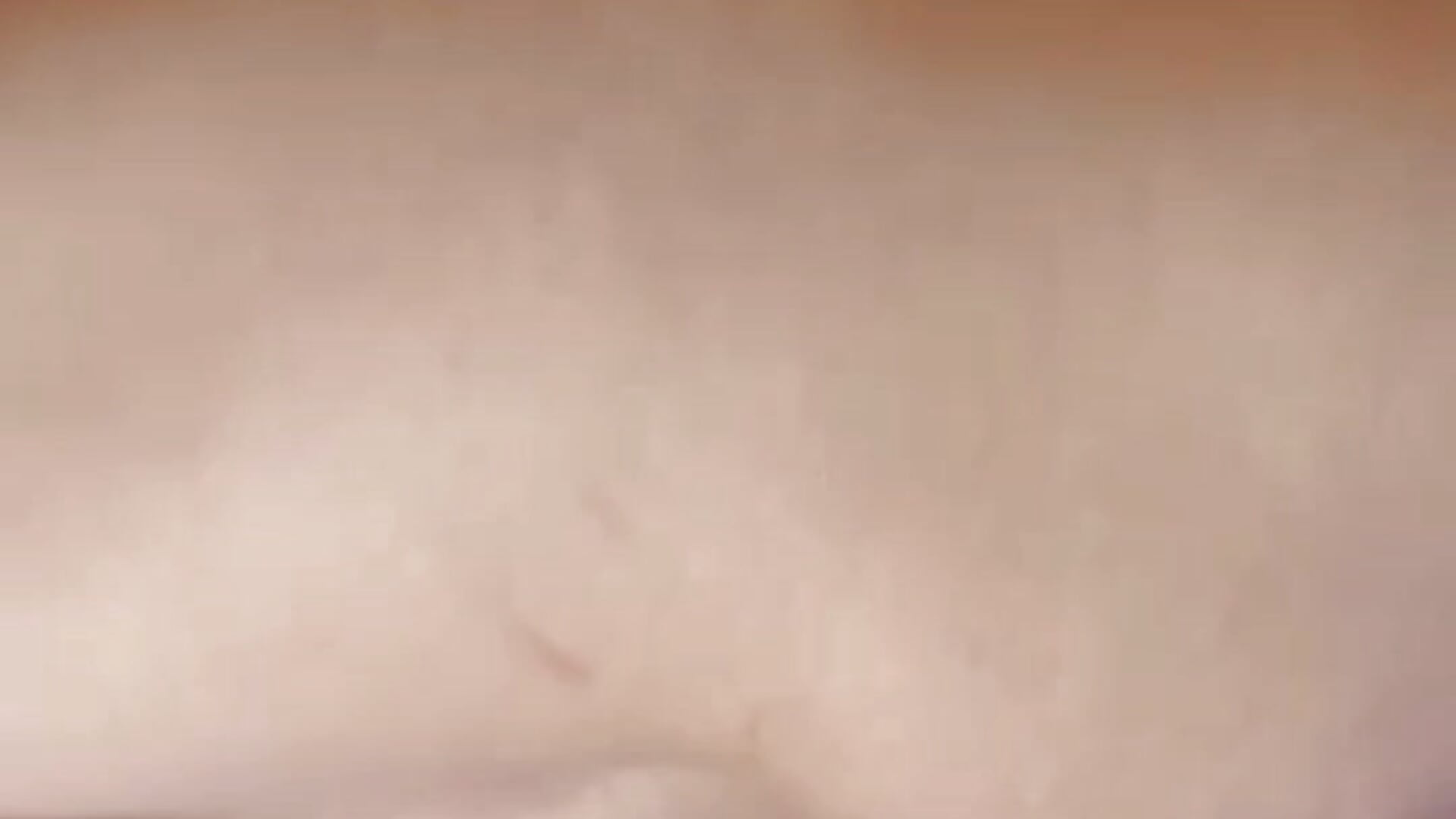 Sissy wird von fuck Machine auf dem gynostuhl gefickt