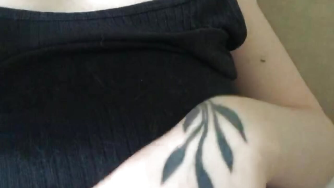 trim,16193984-9B19-4959-A336-E699C2AB1EEC - video by DancingKelly cam model