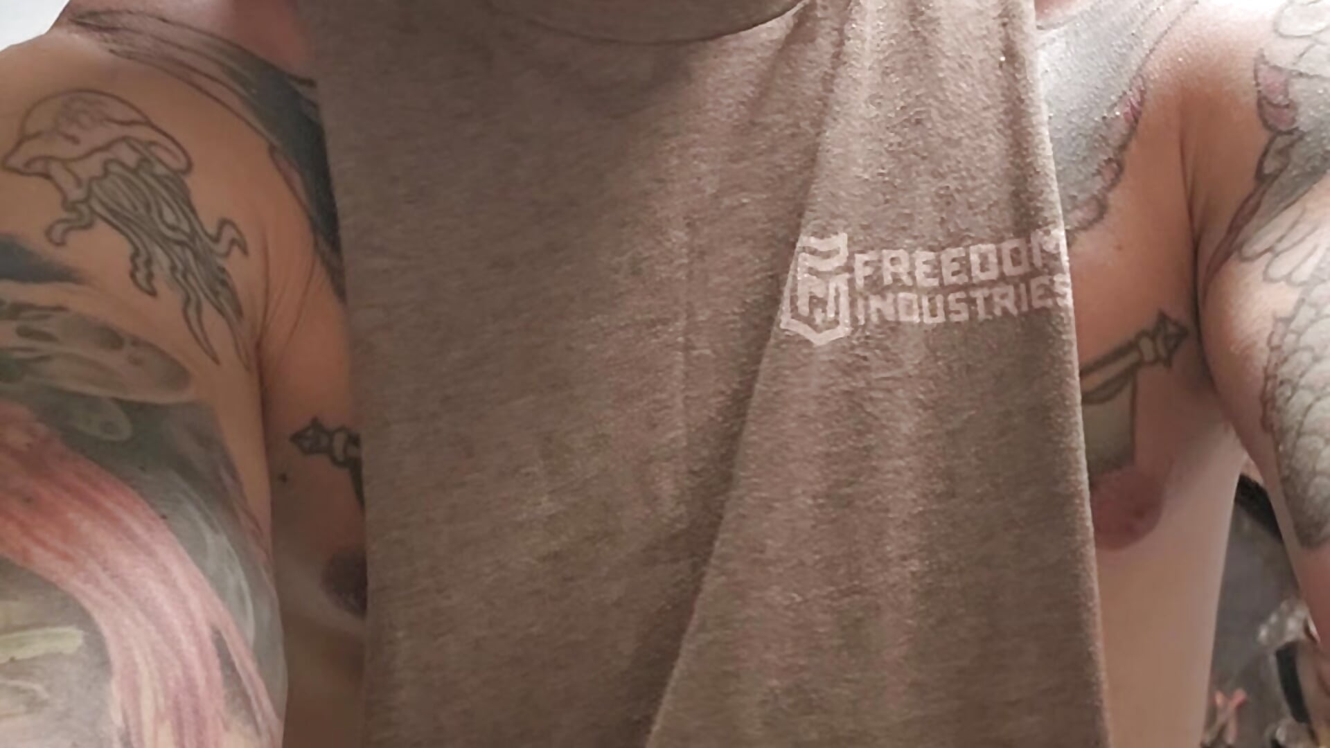 20250731_190026 - Midwest-exhibistionist adlı kamera modelinin videosu