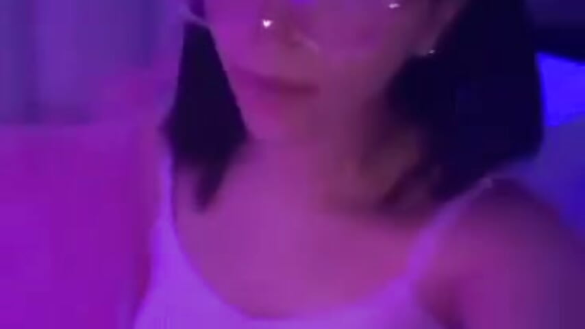 hello friends - video by Chelseaevansss cam model