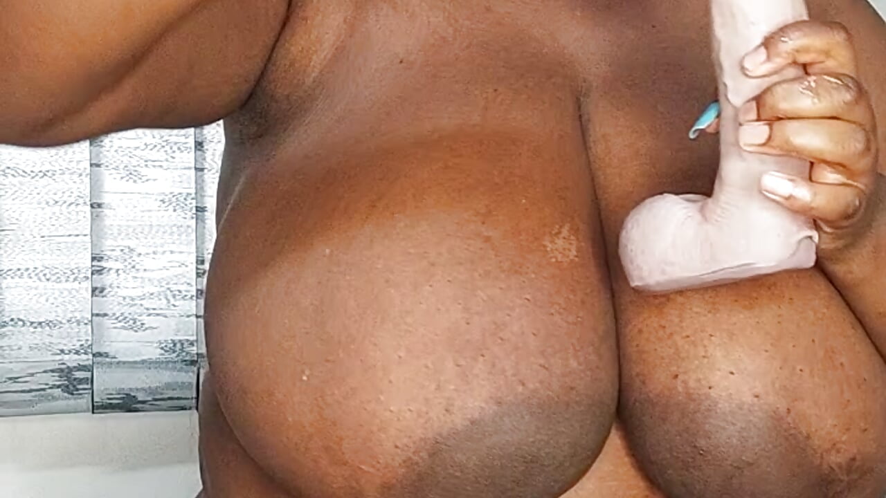 ridee - video by SexyHugeblackTitties cam model