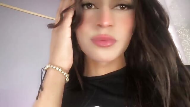 Cute  💗 - video by Sophia_Cameron cam model