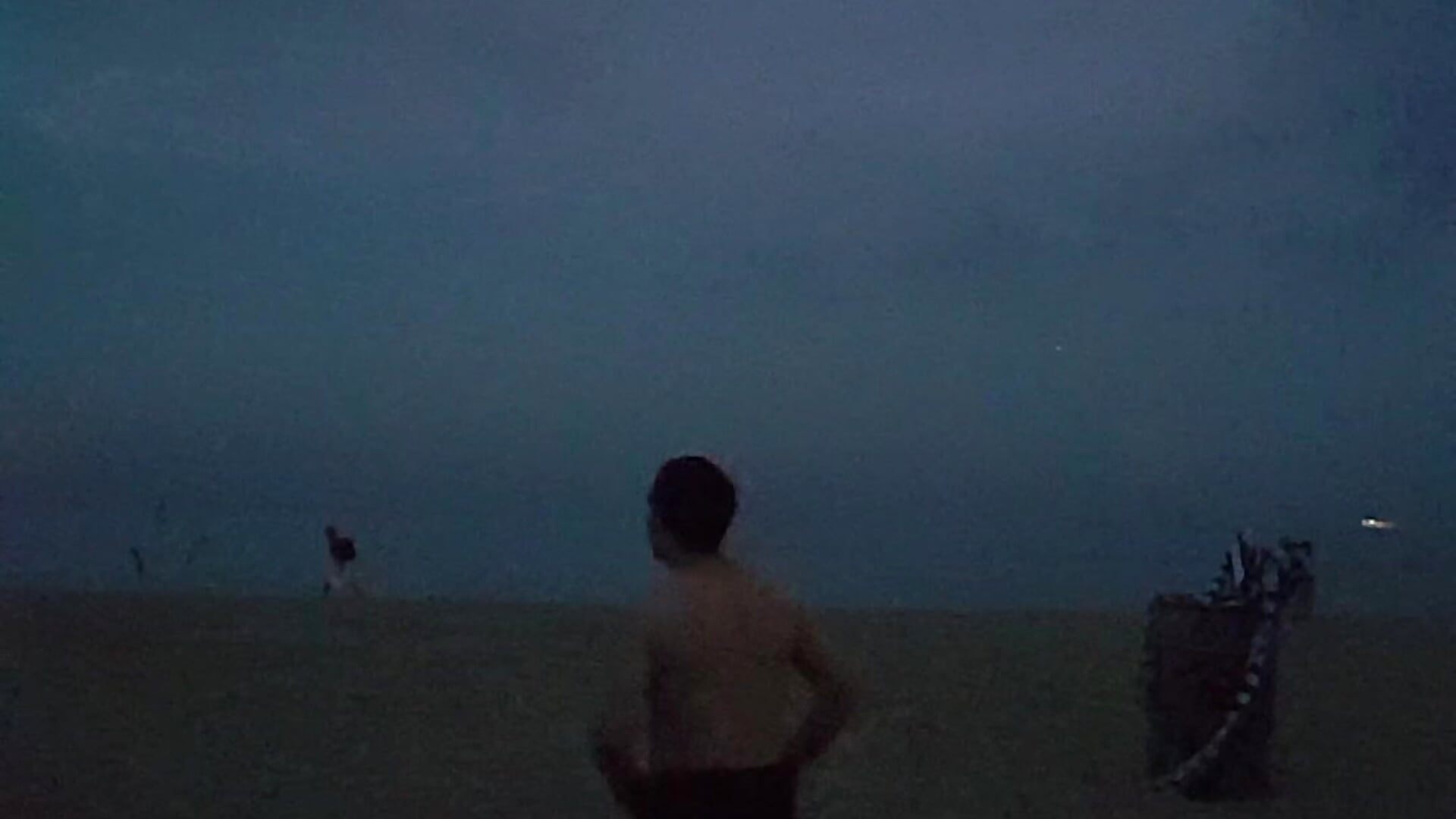 Beach fun — filmik Camirode, modela(-lki) na kamerkach