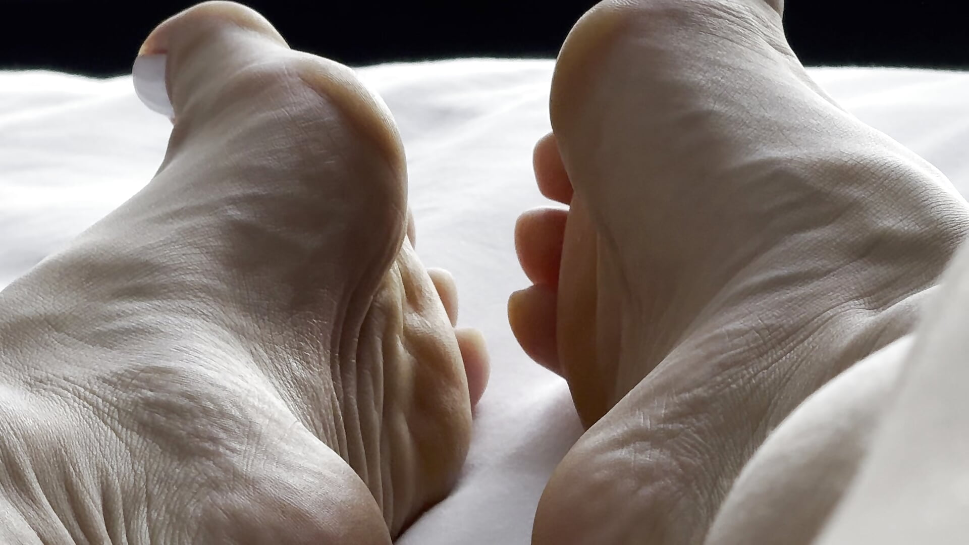 Feet pov - video by Blondie_Bunny cam model