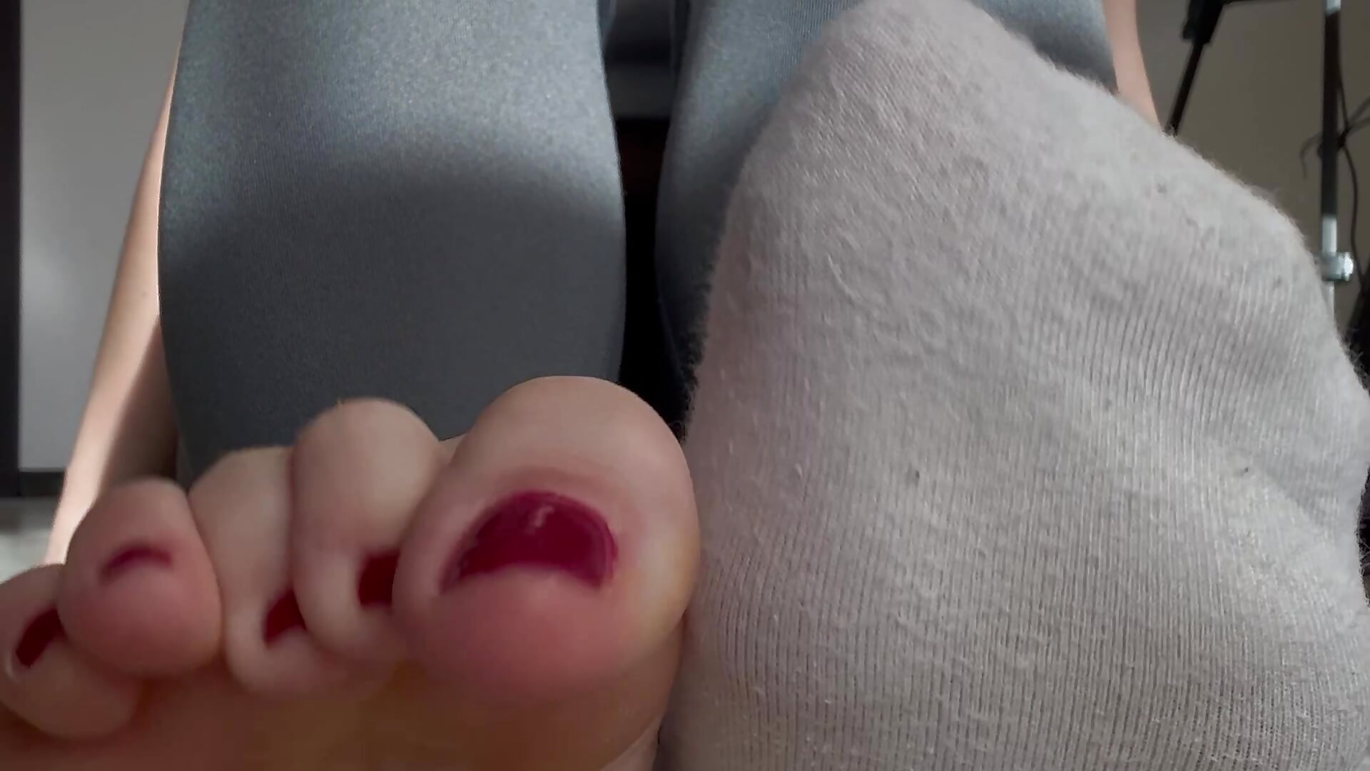 Feet in socks after the workout - video by Blondie_Bunny cam model