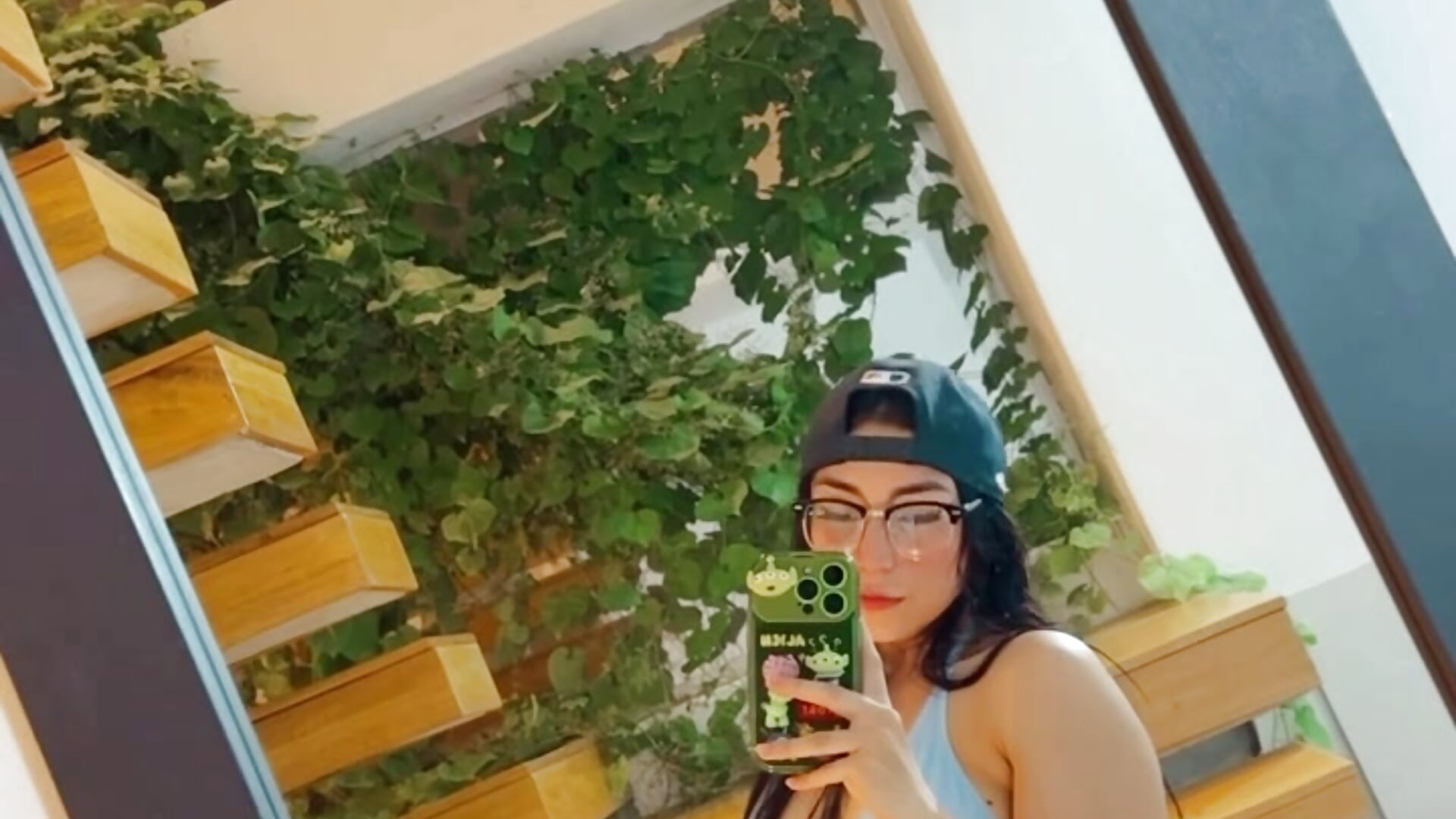 👙 - video của người mẫu cam sophie_cute66