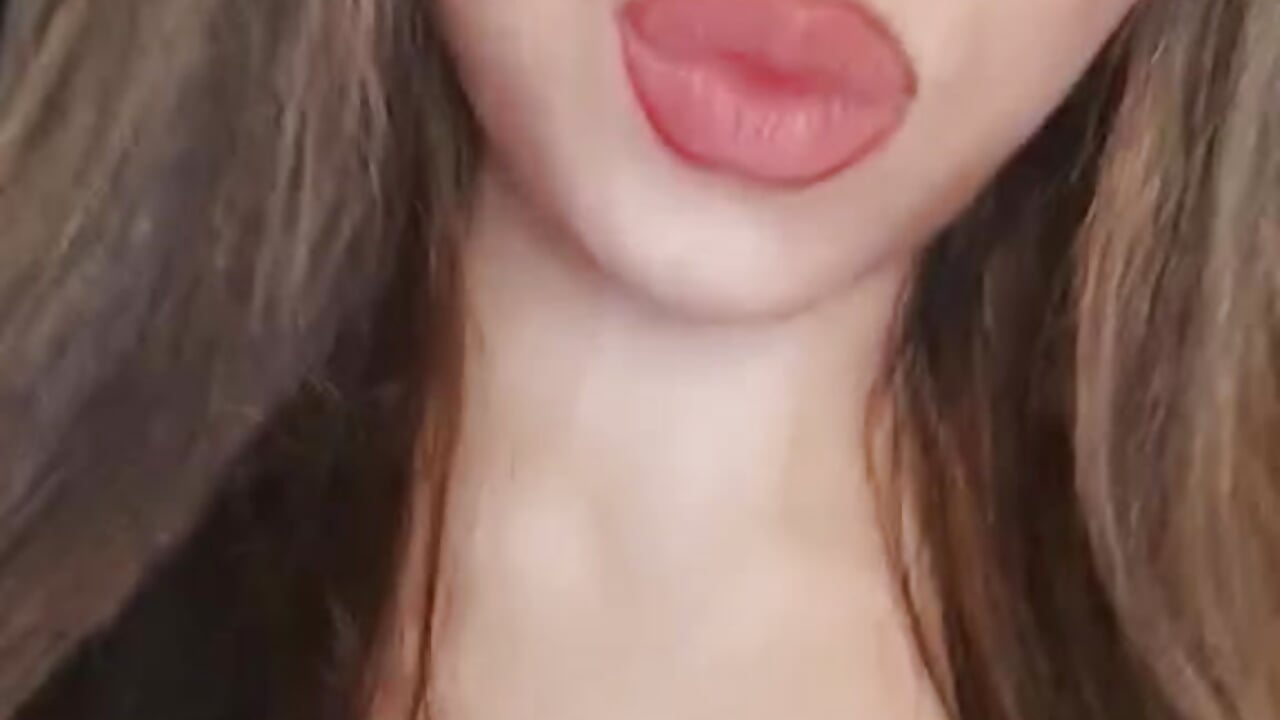 greetings for everyone who want to try my company ❤️💋 - video by sexcindy cam model