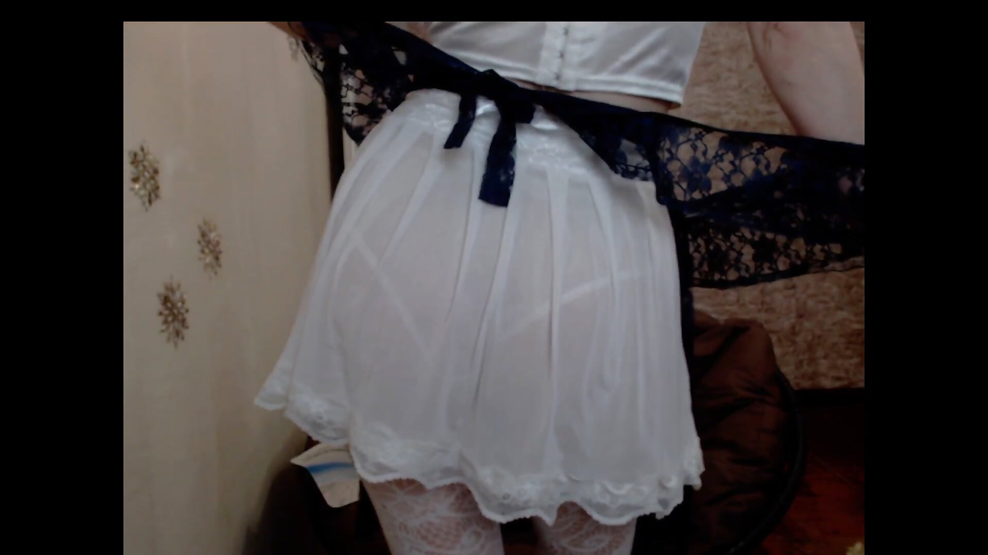The maid teases in white panties and stockings.# Underskirt - video van AnnieEltgant cam-model