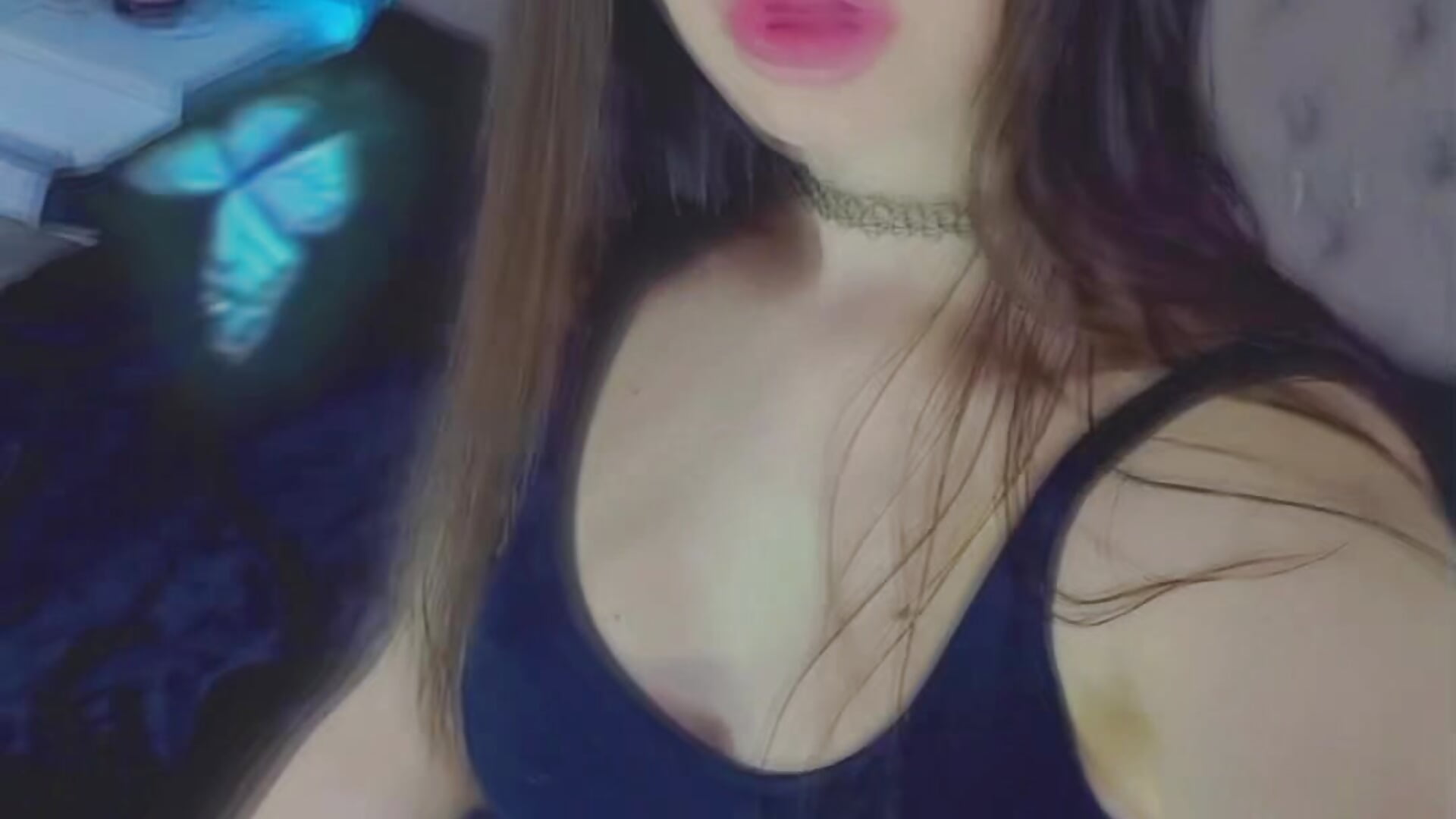 VID_32890304_021637_788