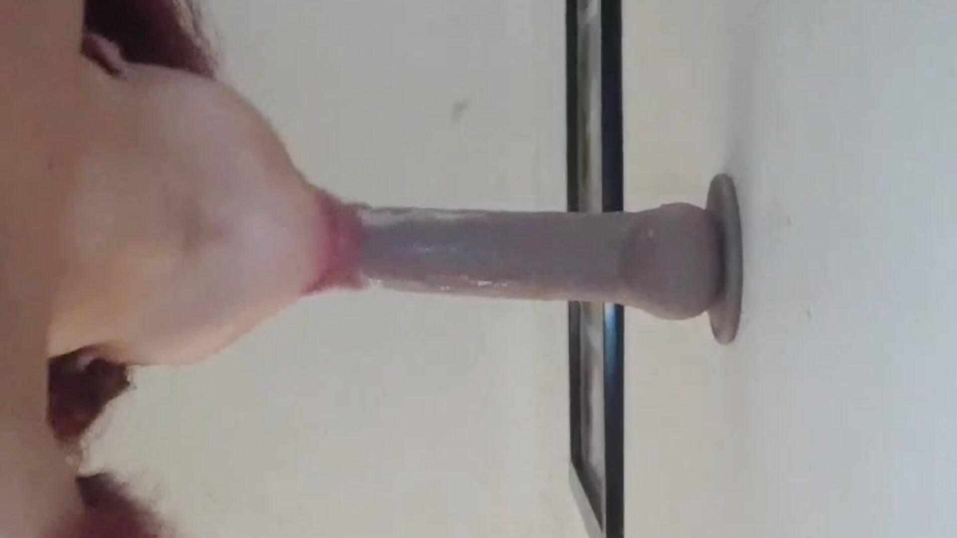 sucking - відео від вебкаммоделі HannaMiills@xh