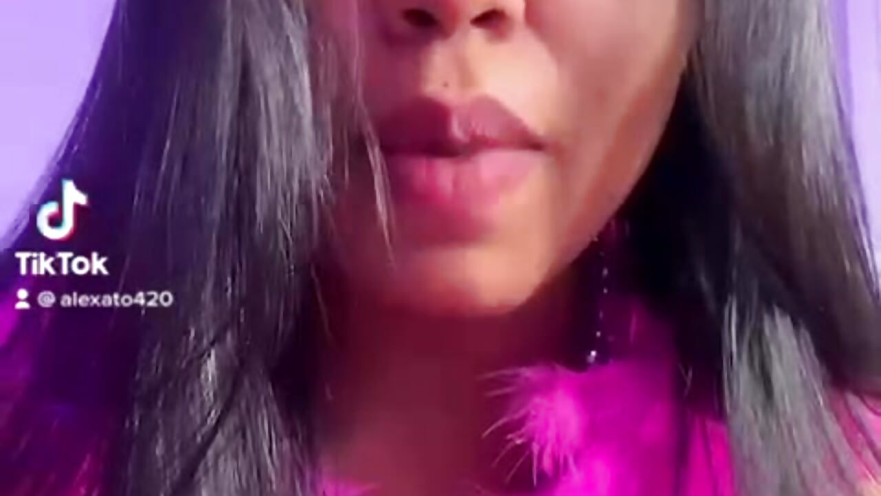 Tiktoks - video by 420Geminis cam model