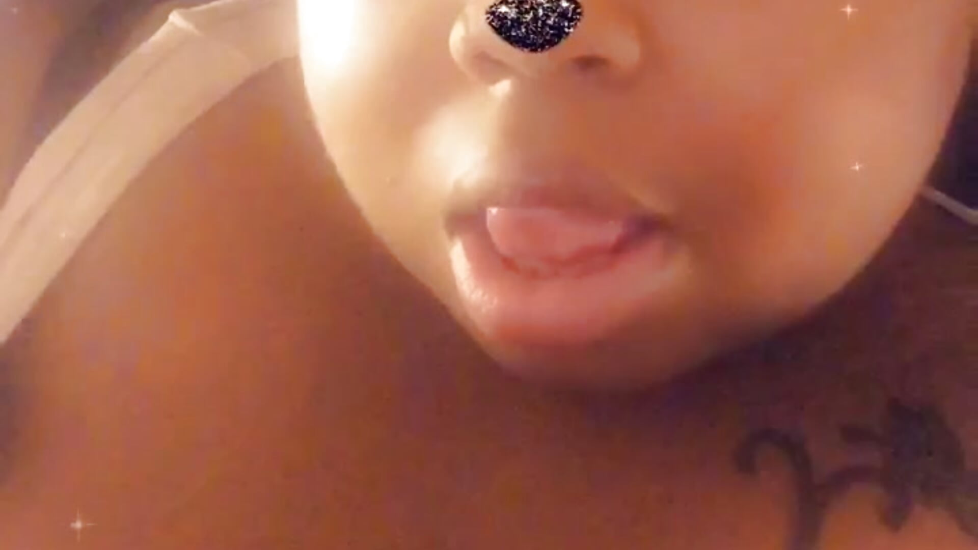 Tongue and Wink - βίντεο μοντέλου Silhouette_J