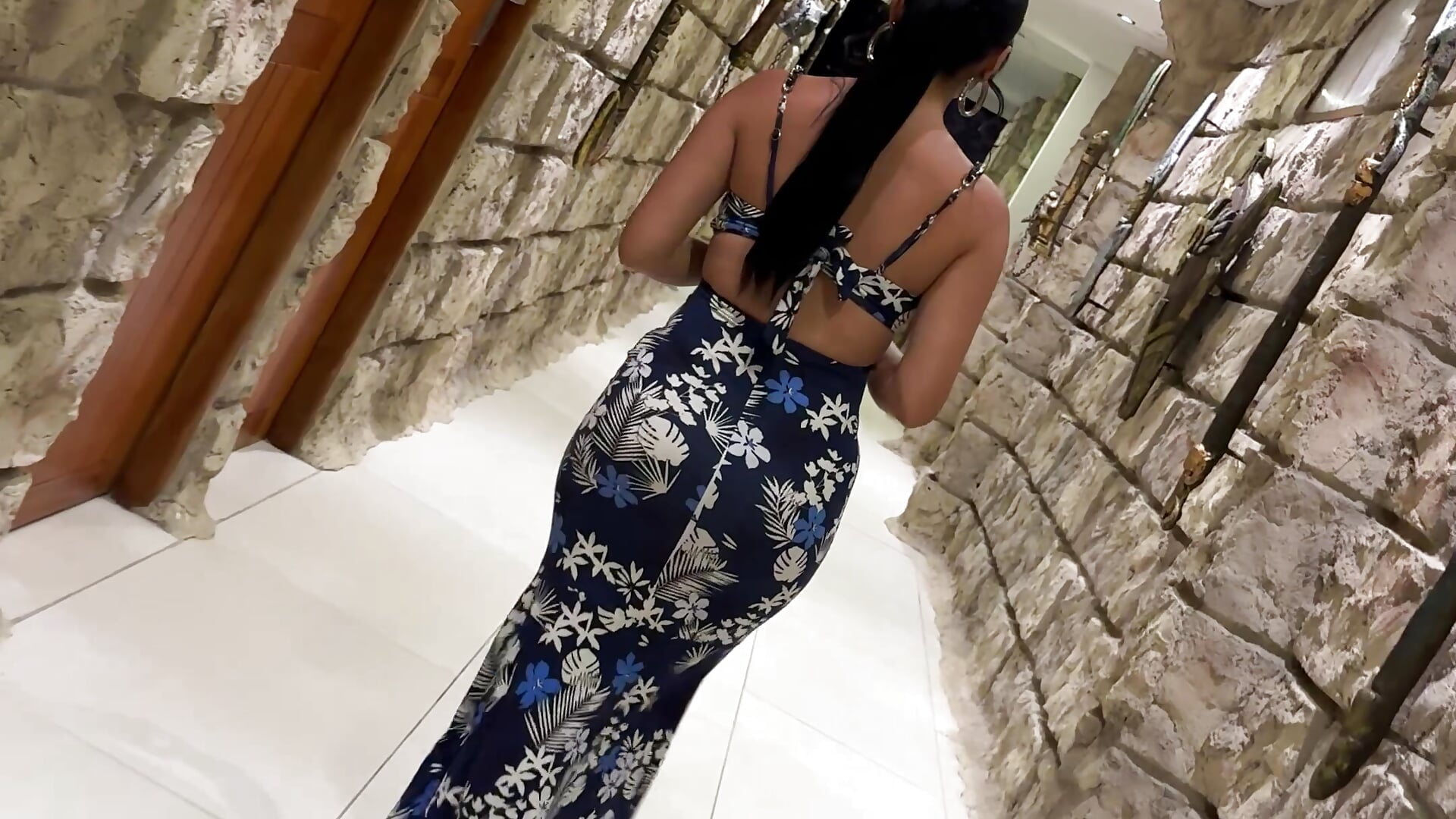 Walking hotel ❤️‍🔥 - video by kylie_sexy2000 cam model