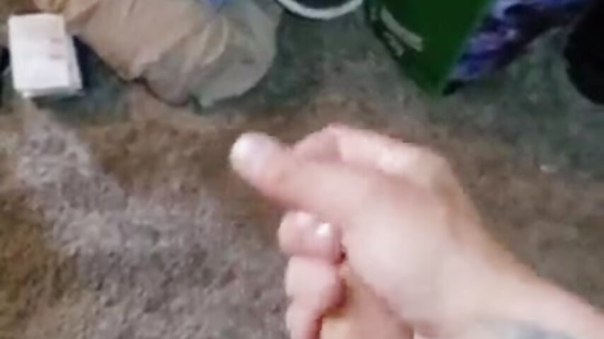 Stroking my hard oiled cock - vidéo du modèle de showcams Hugetings