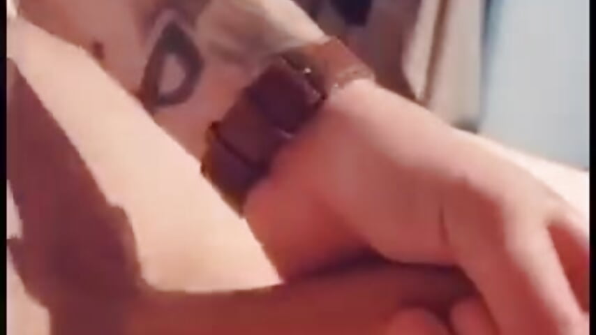 Cover me in oil and make me cum - vidéo du modèle de showcams Hugetings