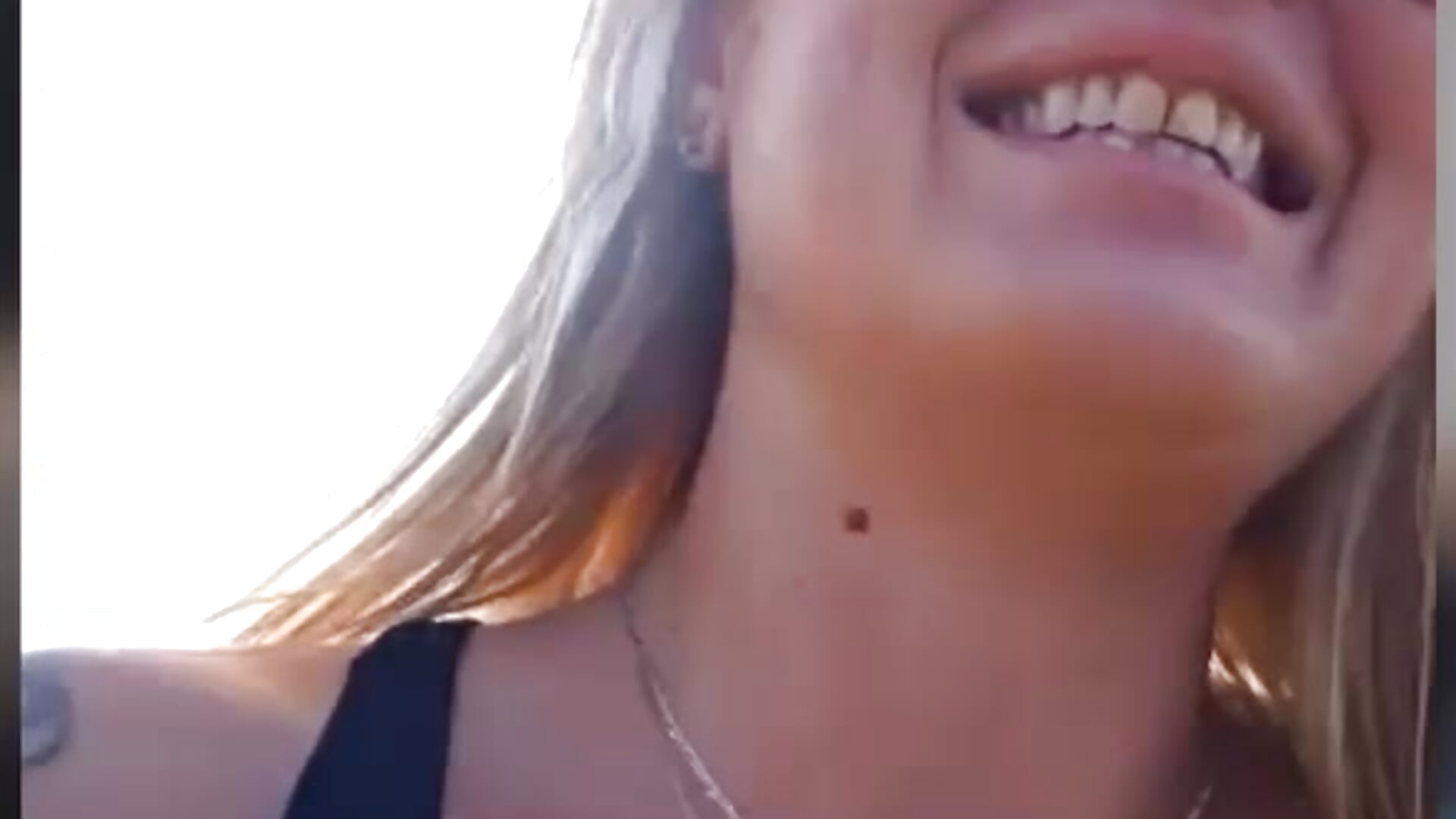 Walks up to strangers truck& talks to him with tits out!!! - video di SheIsSomething modella di cam