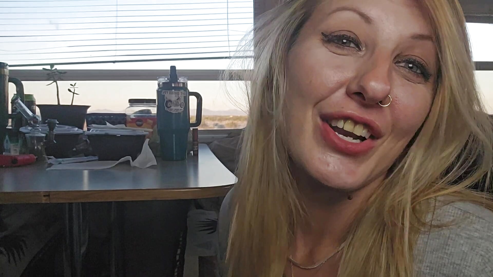 I humiliate you & jerk BFs load in your face - video di SheIsSomething modella di cam