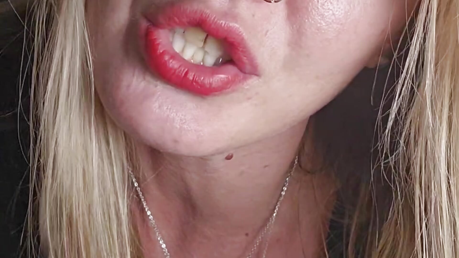 Humiliation (WIFE PUNISHES YOU  WITH BUKKAKE WITH GUYS SHE BROUGHT HOME & LAUGHS IN YOUR FACE) - video di SheIsSomething modella di cam