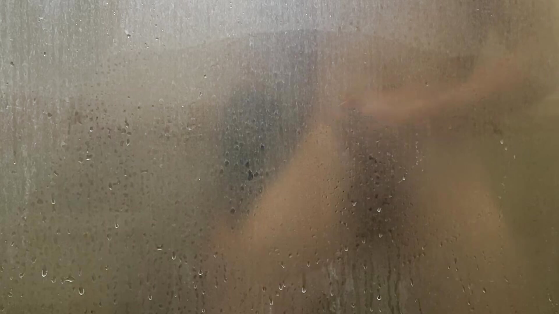 Full video of me shooting my thick load all over the glass in the shower ⤵️💦 - วิดีโอโดย mark_streemm โมเดลแคม
