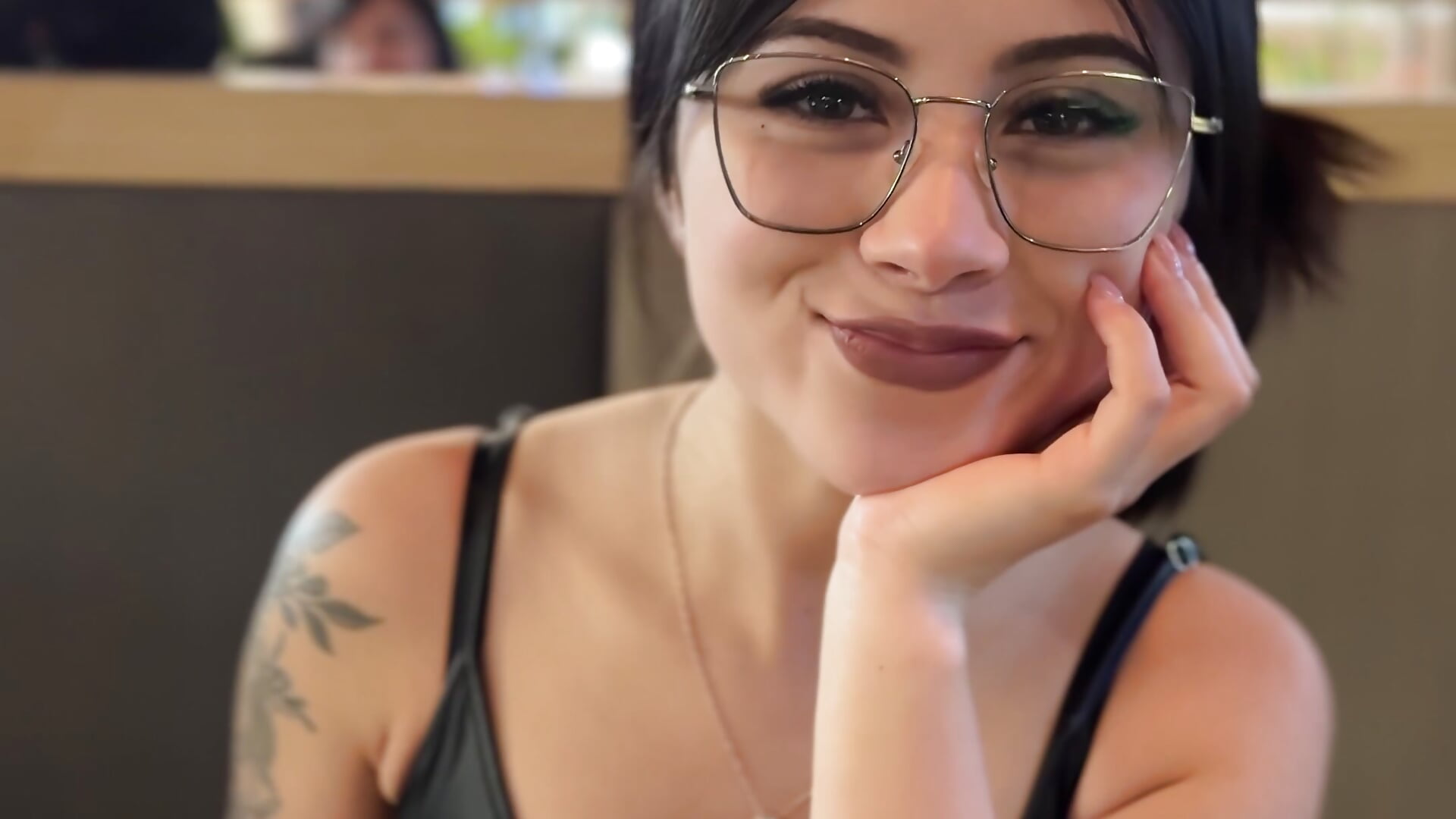 Do you want to have a romantic appointment with me?🌹 – video modela na kameri Gigi_ohlala