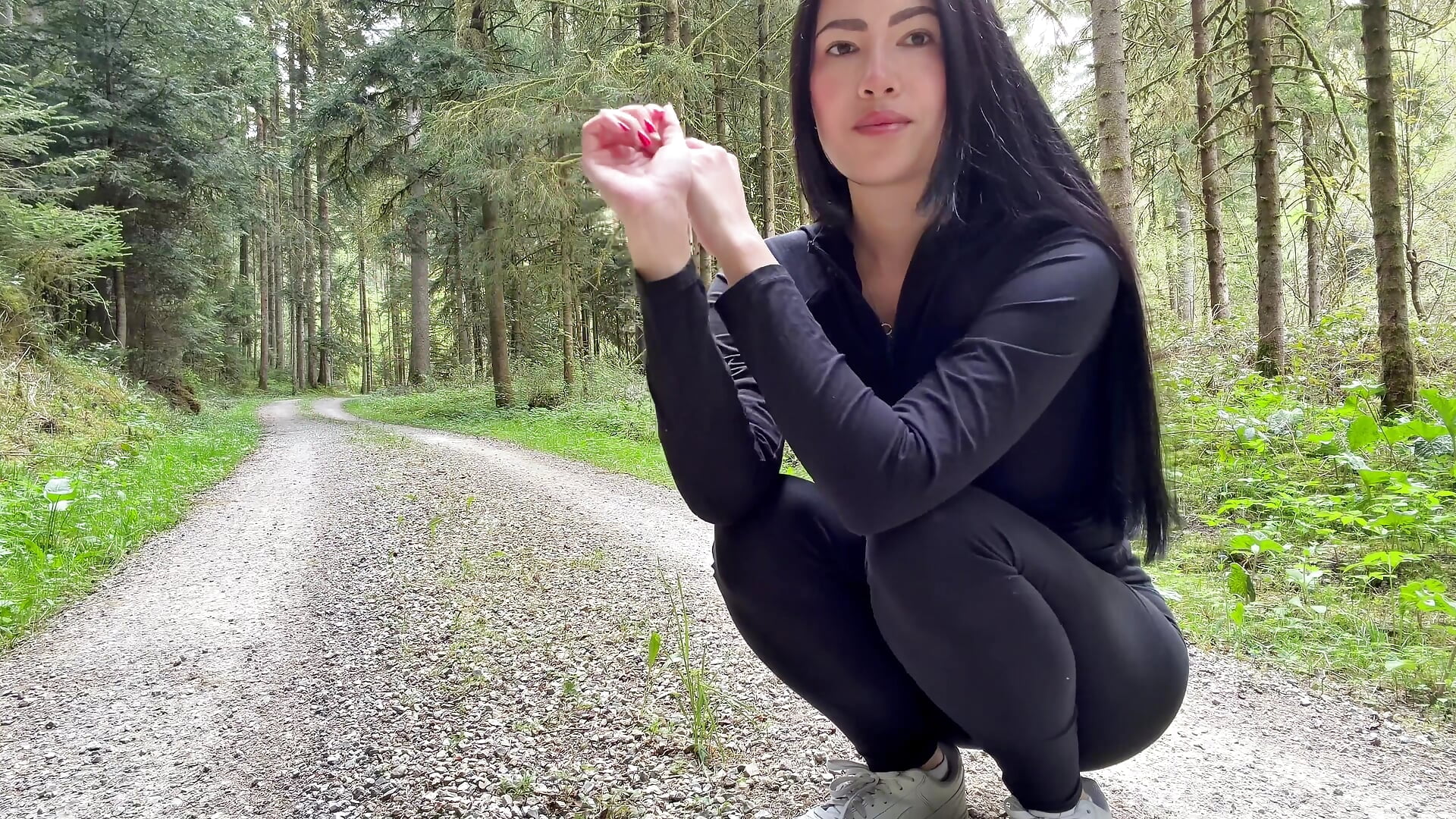 FINGERING + SQUIRT in the middle of street + teasing in tight outfit! 🥵 Stranger cyclist caught me - ClaireBree adlı kamera modelinin videosu