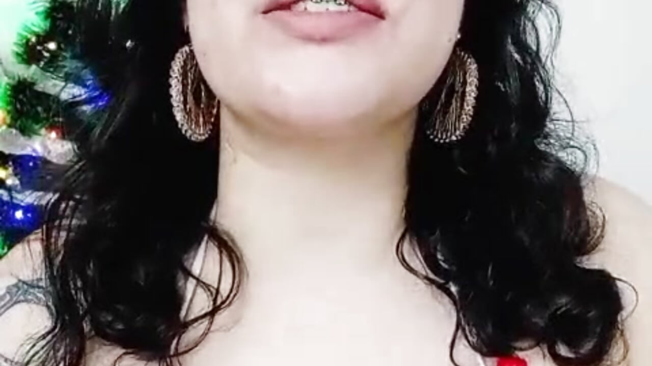 ¡Feliz navidad para todos ustedes! 🤶🏻 - video by carmesix cam model