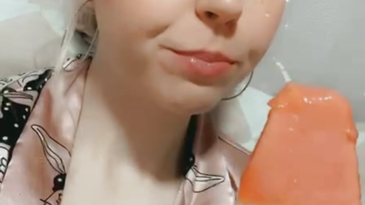 girl with ice cream