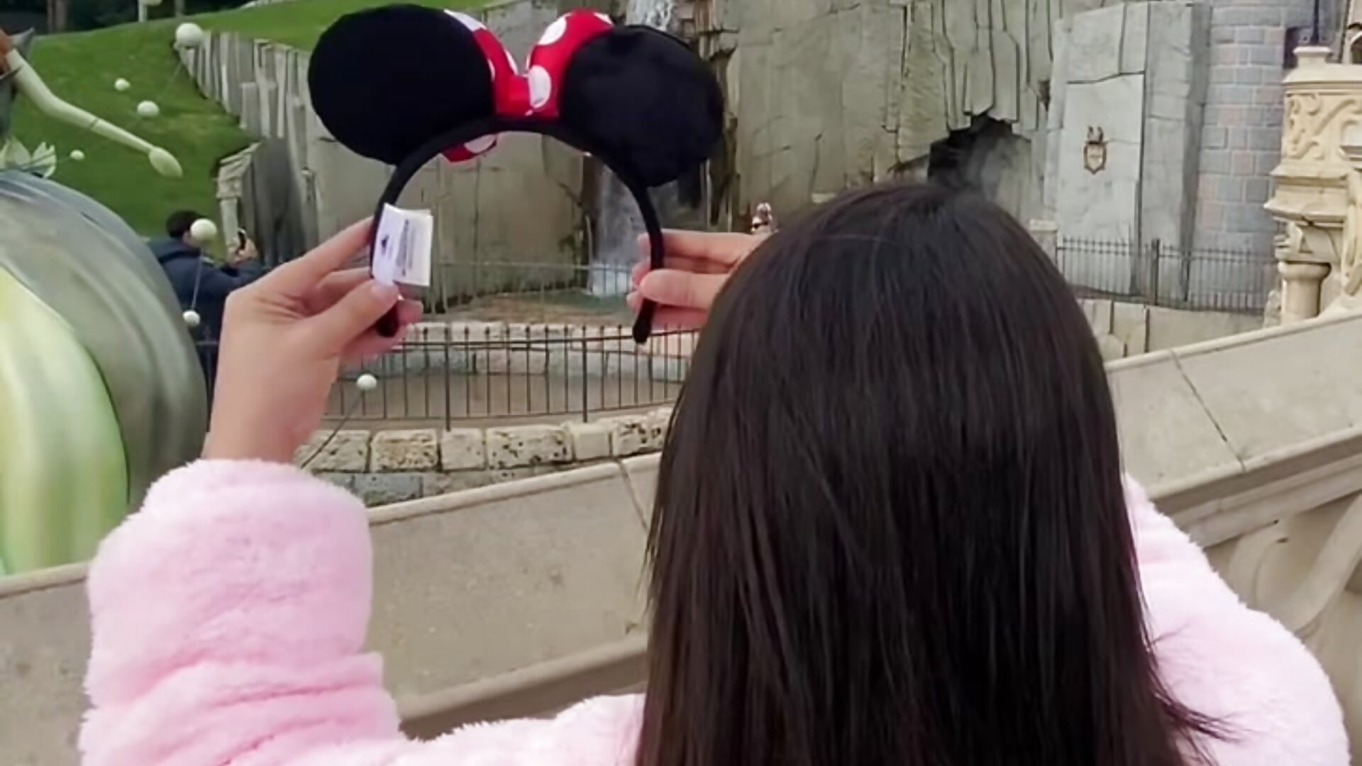 Making the best out of every chapter🙌 📍DISNEYLAND PARIS, FRANCE🇫🇷 — filmik Divine___Eloeura, modela(-lki) na kamerkach