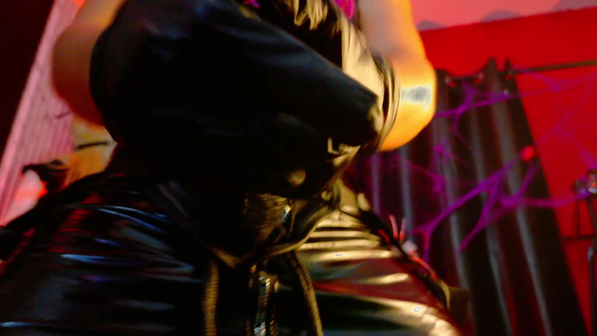 On your knees and licking my BIG COCK  COME TO SERVER ME! - MistressSlut1 캠 모델의 동영상