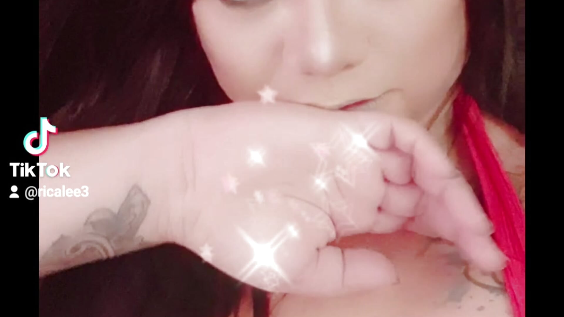 My bed my body - video by HornyBabydolll cam model