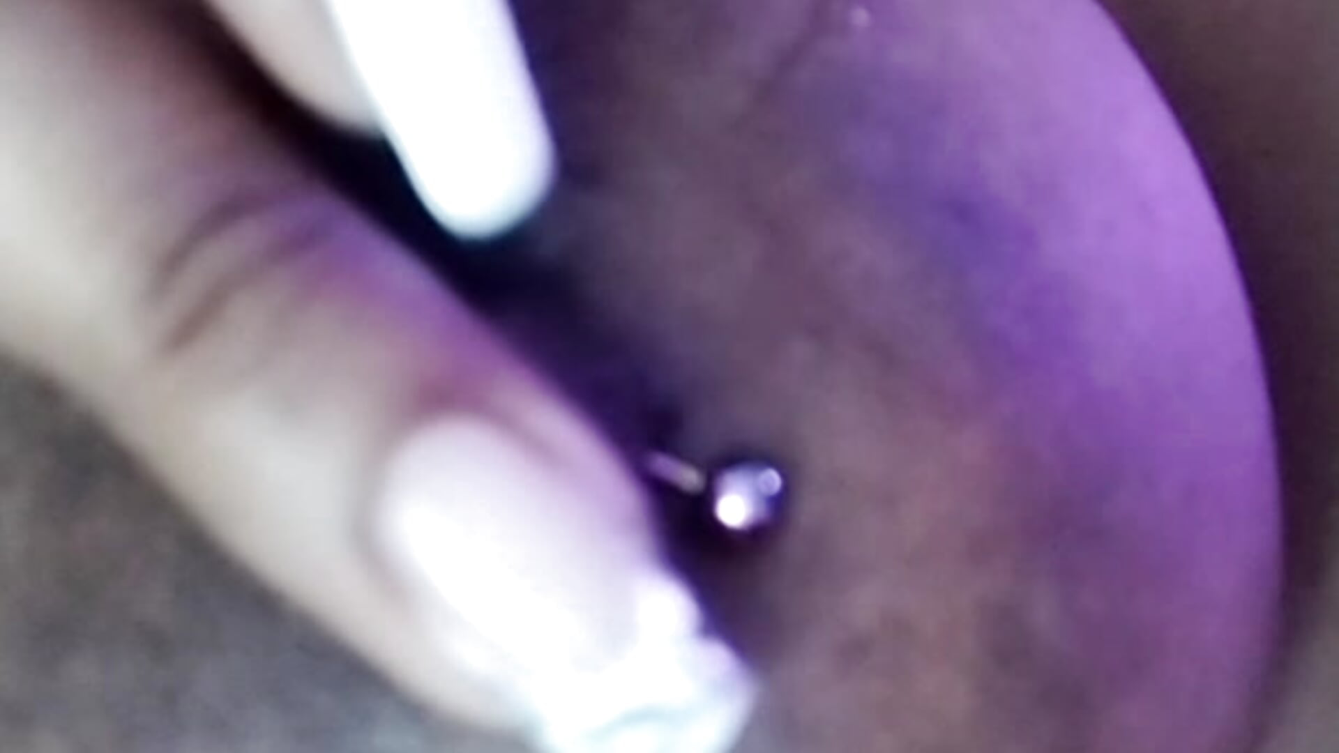 My hard nipple - video by Lauraleiii cam model