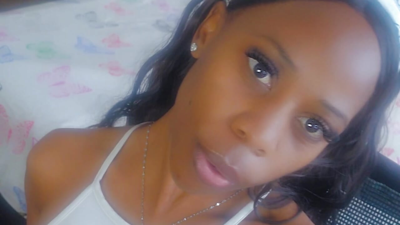 profile-intro-video-1785914853 - clip cu QUEENMANDYY model videochat