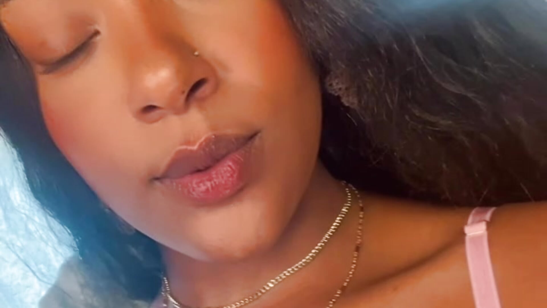 Mua! - סרטון של Dahiiana_Foxx, דוגמן/ית מצלמה