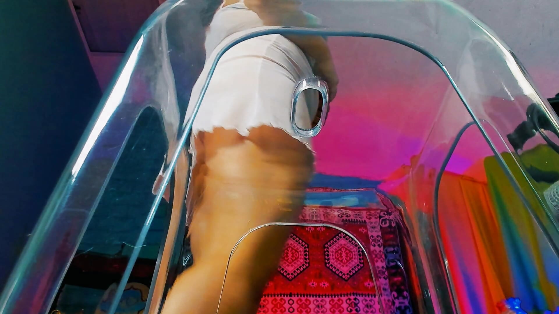 yes Ser! - video của người mẫu cam CeceliaJohnson