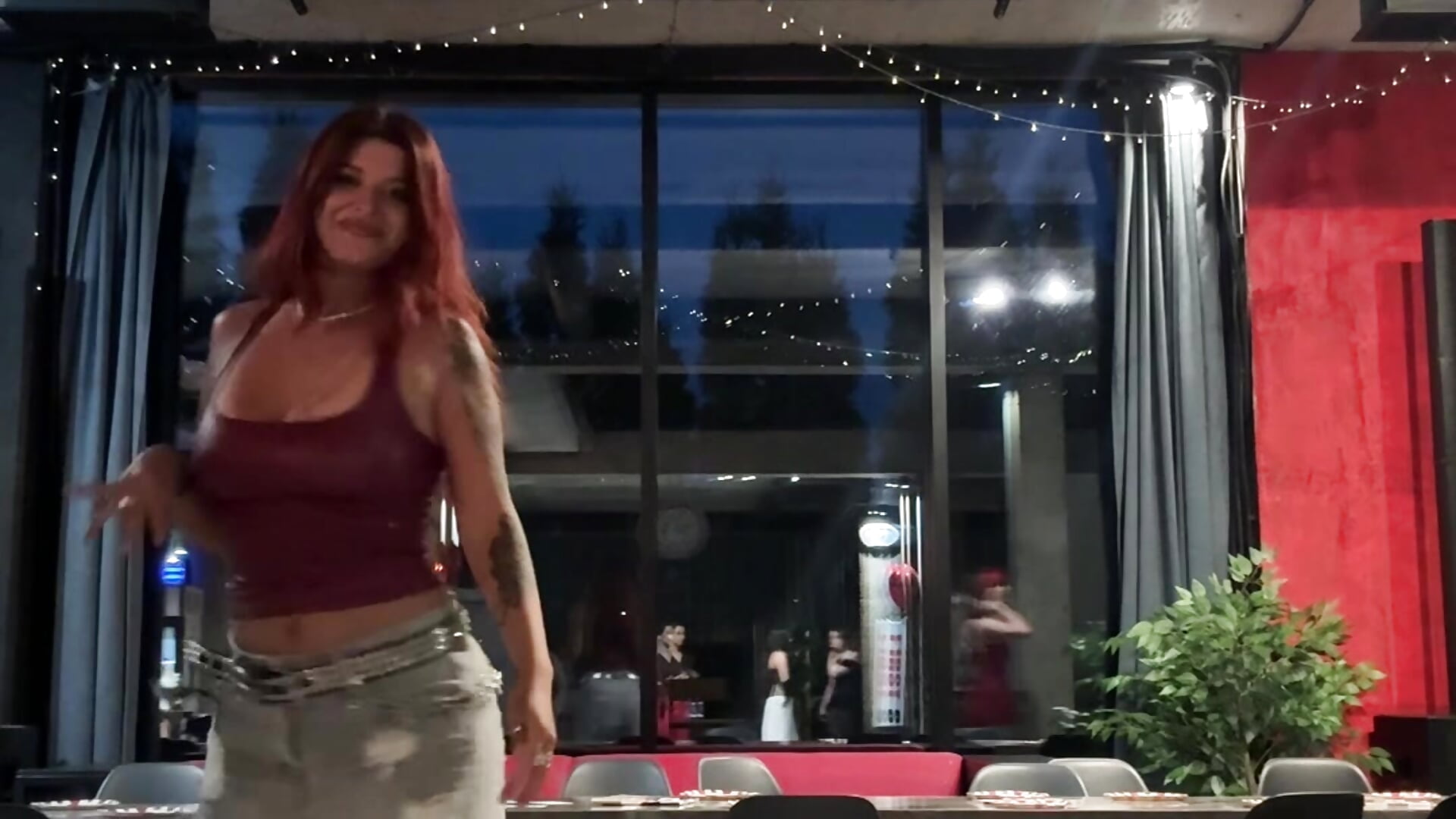 i love have fun with friends! – video od webkamerové modelky CeceliaJohnson
