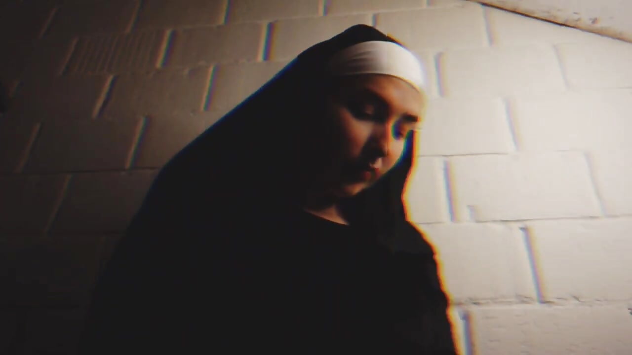 ℜ𝔢𝔞𝔡𝔶 𝔣𝔬𝔯 ℌ𝔞𝔩𝔩𝔬𝔴𝔢𝔢𝔫? - video của người mẫu cam CeceliaJohnson