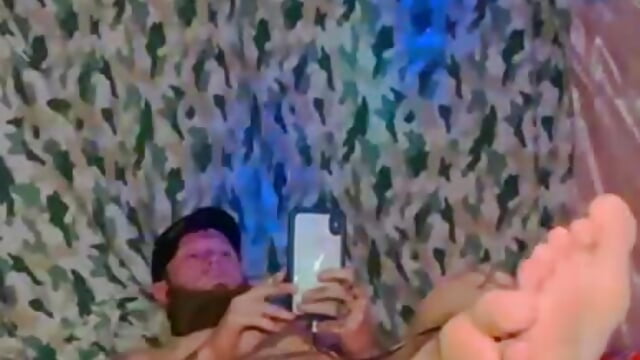 Chillin - video by Mackwood89 cam model