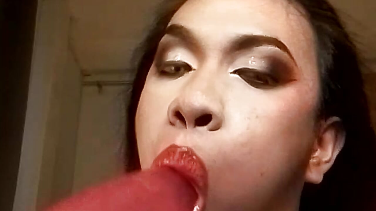 SUCK DILDO